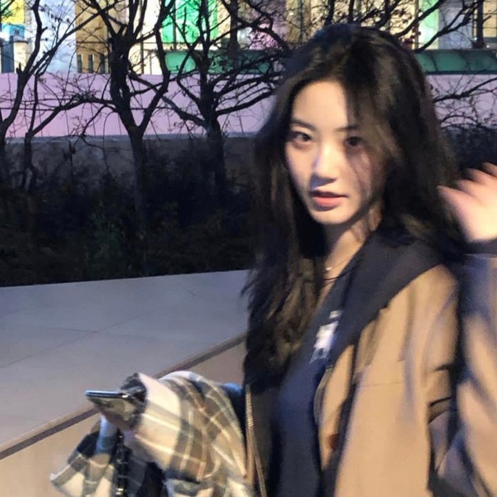 不愿恋爱的雀斑小姐